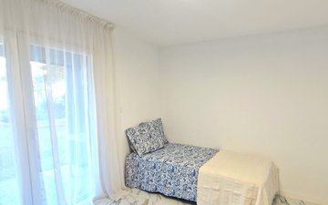 Property slide 10