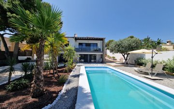 Property slide 25