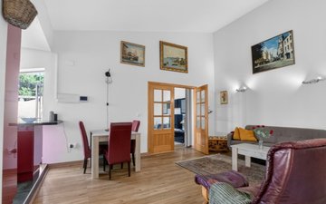 Property slide 10