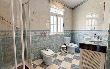 Property slide 32