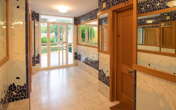 Property slide 32