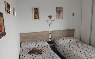 Property slide 16