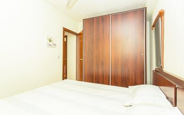 Property slide 32
