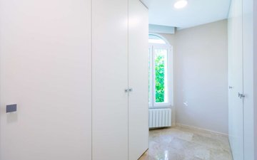 Property slide 22