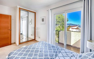 Property slide 40