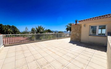 Property slide 48