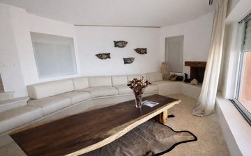 Property slide 16