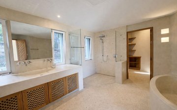 Property slide 32