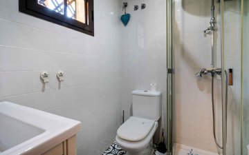 Property slide 16