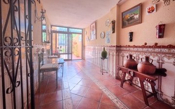 Property slide 32