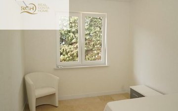 Property slide 32