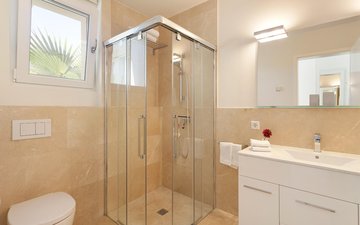Property slide 44