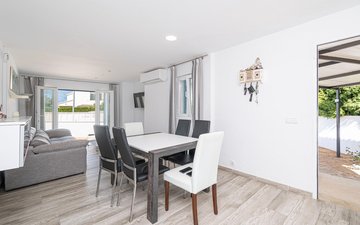 Property slide 17