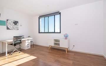 Property slide 25