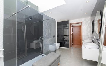Property slide 32