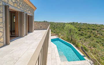 Property slide 10