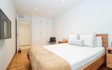 Property slide 32