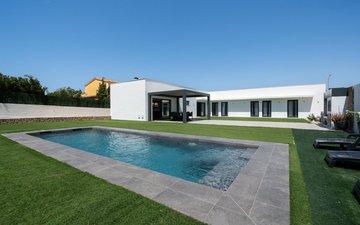 Property slide 20