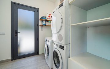 Property slide 32