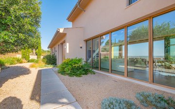 Property slide 21