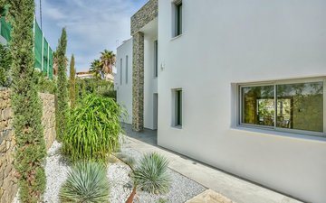 Property slide 20