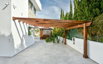 Property slide 60