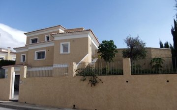 Property slide 18