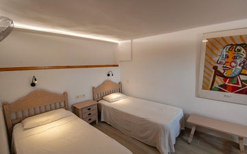 Property slide 66