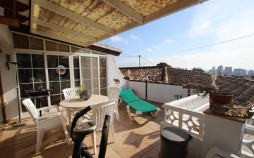 Property slide 16