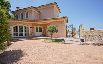 Property slide 39
