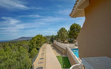 Property slide 19