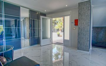 Property slide 25