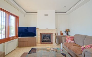 Property slide 32
