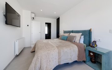 Property slide 40