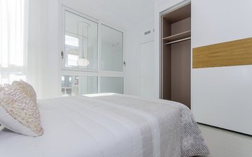 Property slide 32