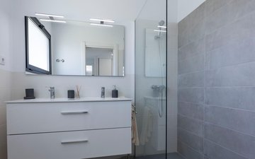 Property slide 18