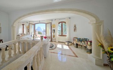 Property slide 10