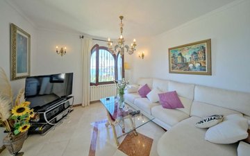Property slide 32