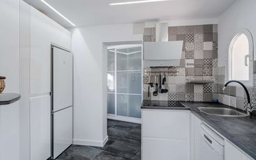 Property slide 32