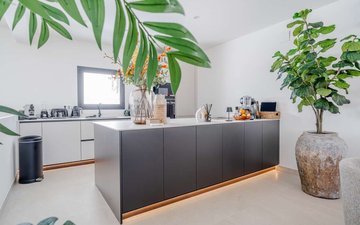 Property slide 32