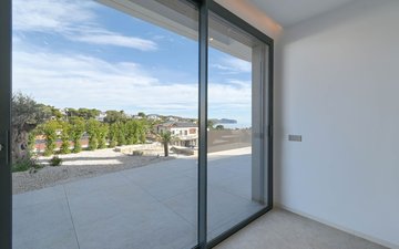 Property slide 19