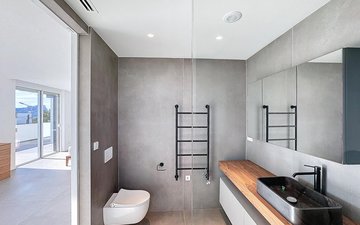 Property slide 32
