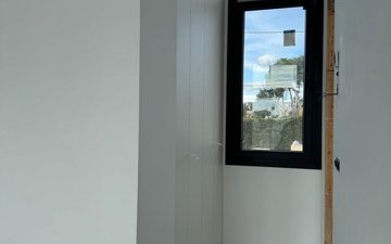 Property slide 32