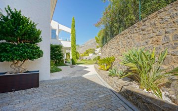 Property slide 65