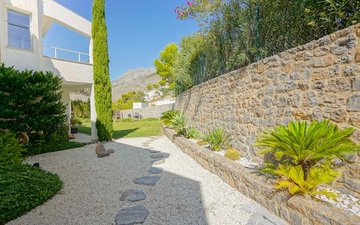 Property slide 68