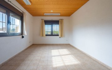 Property slide 22