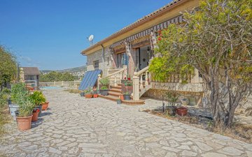 Property slide 39