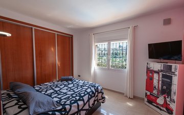 Property slide 25