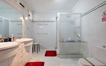 Property slide 32
