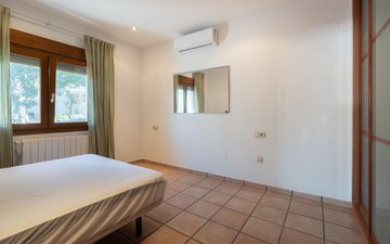 Property slide 44